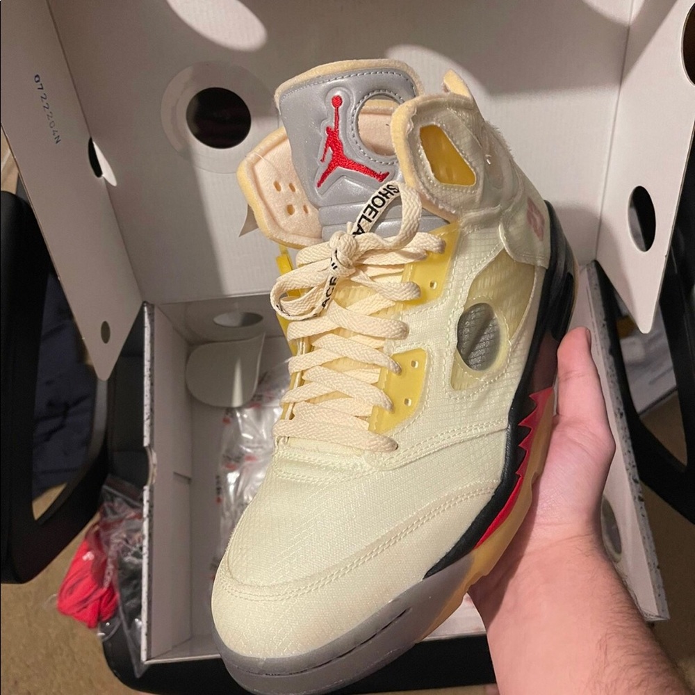 Jordan 5 Offwhite